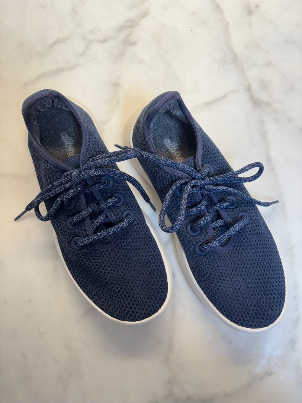 Allbirds Women’s Navy Tree Runners size 7
